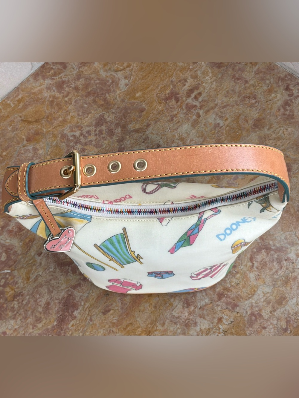 💐 Vintage Dooney & Bourke Miami Beach Print Mini Hobo Bag Rainbow Zip K7782623 - Picture 7 of 13